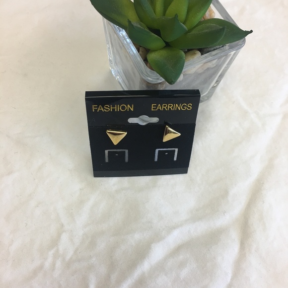 Urban Outfitters Gold Triangle Studs - Picture 3 of 6